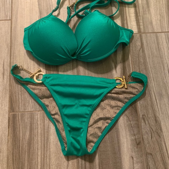 kelly green bathing suit